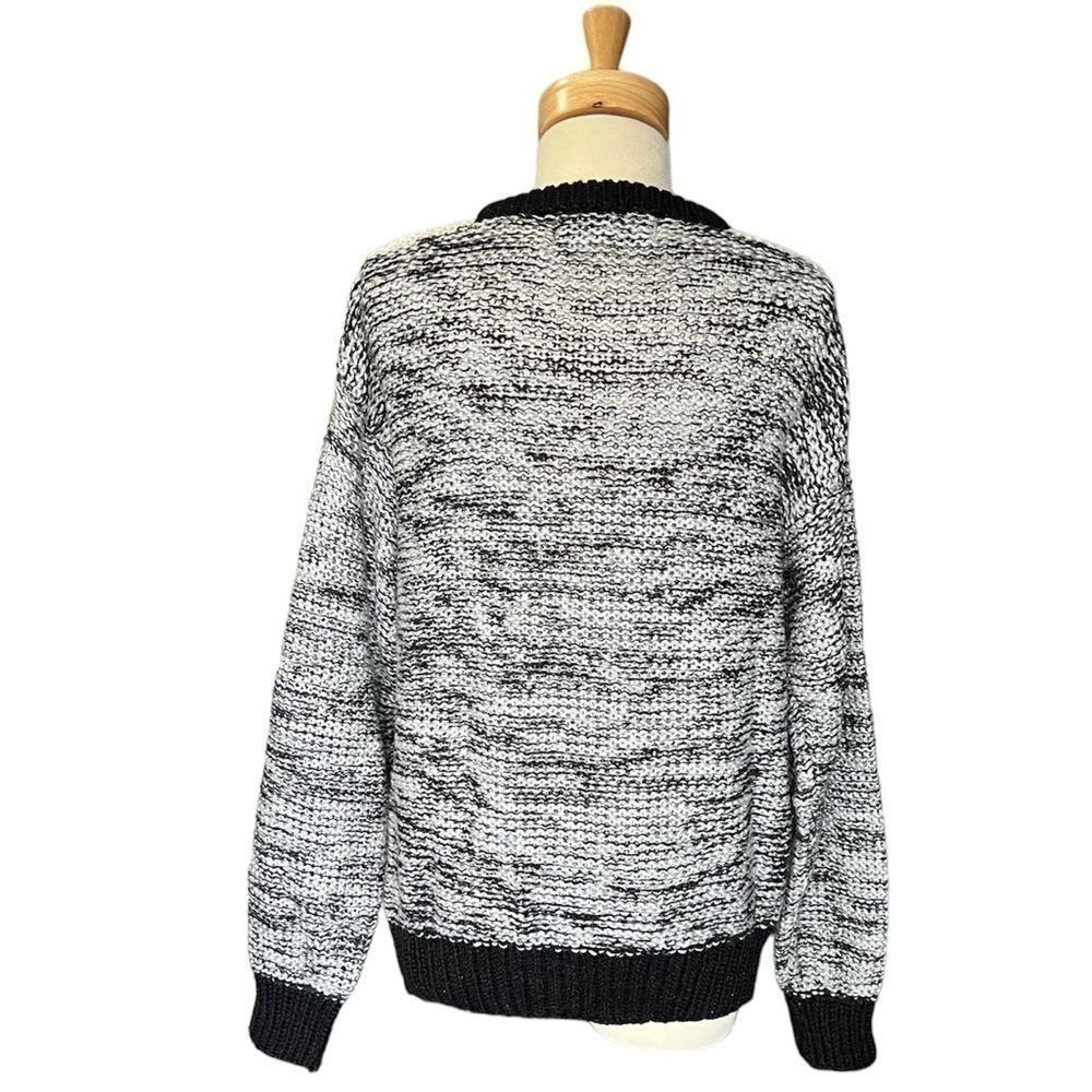 𝅺VINTAGE forum black white hand-knitted chunky Crew Neck Women's Sweater Size L - Picture 2 of 8